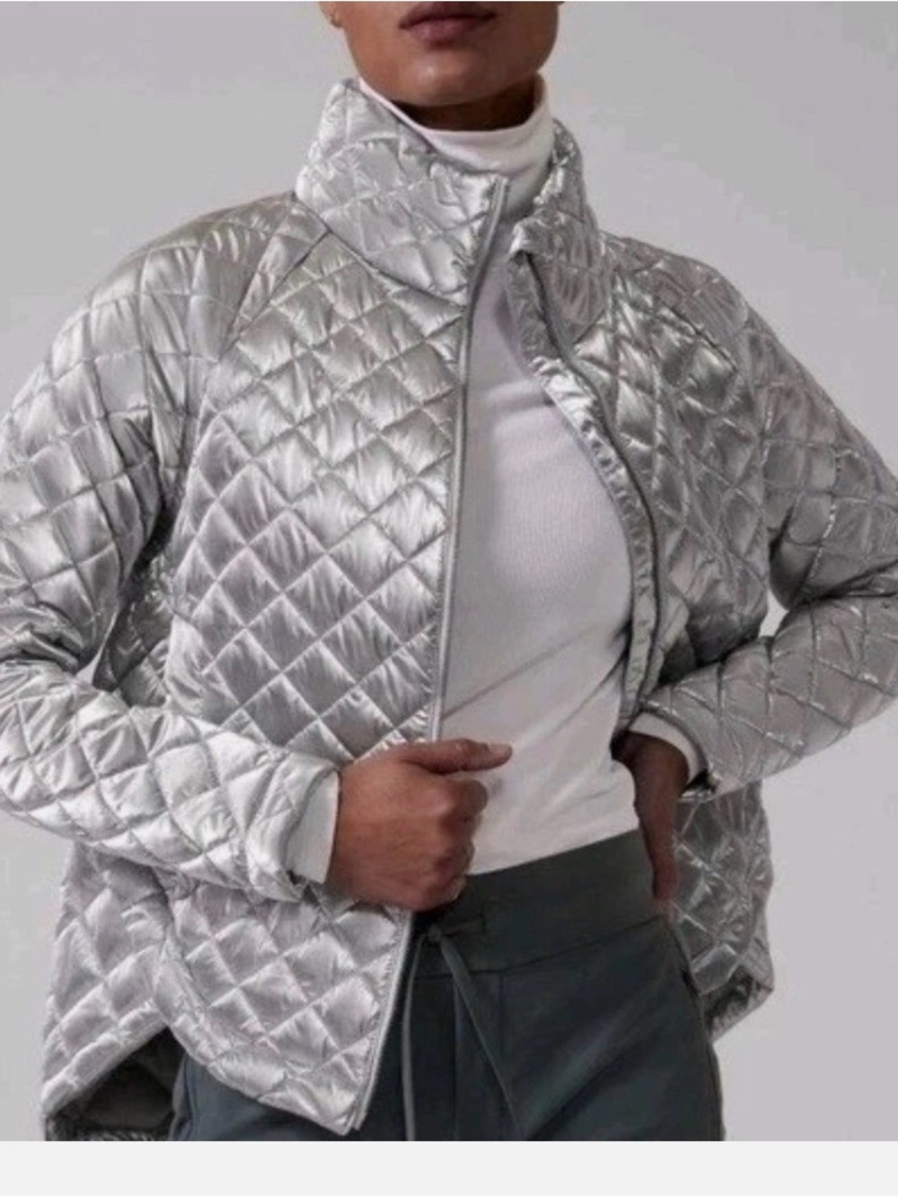Athleta Whisper Featherless Metallic Quilted Jacket in metallic silver Sz L UEC